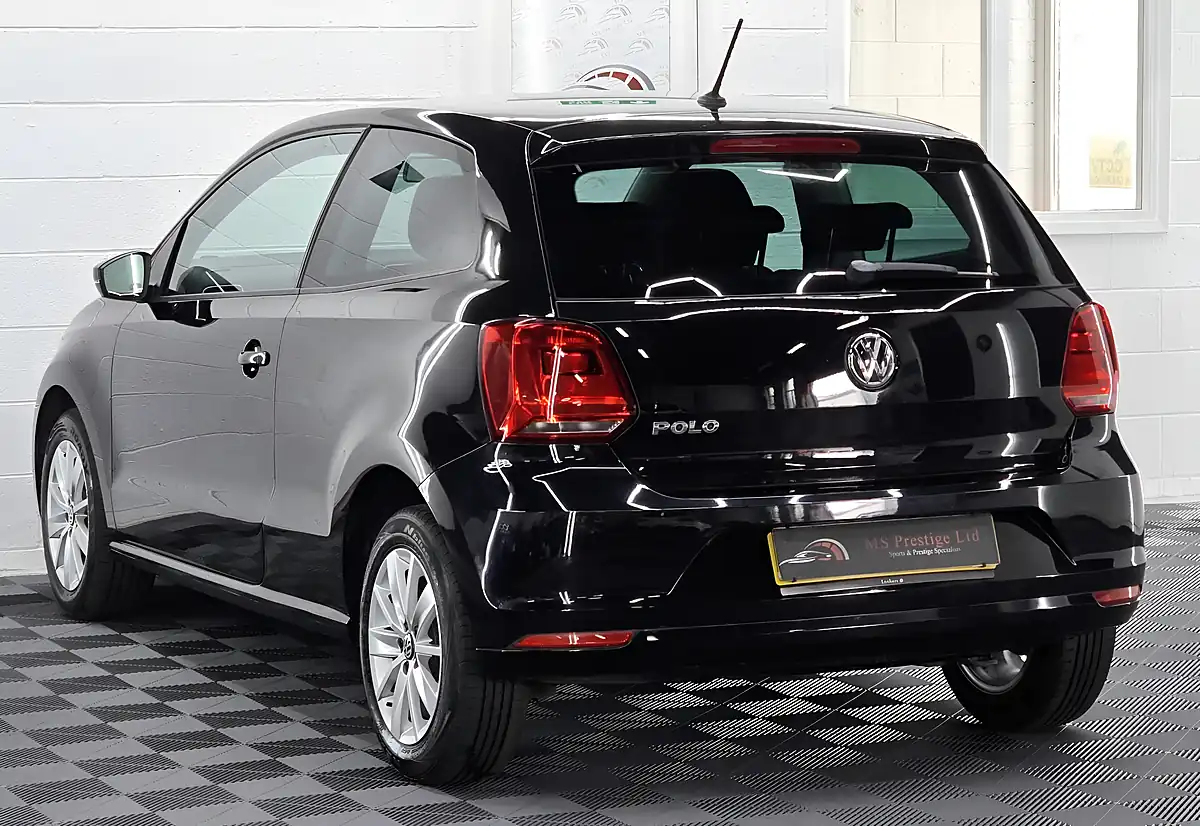 Used 2015 Volkswagen Polo Se Black - Interior and Exterior details 8