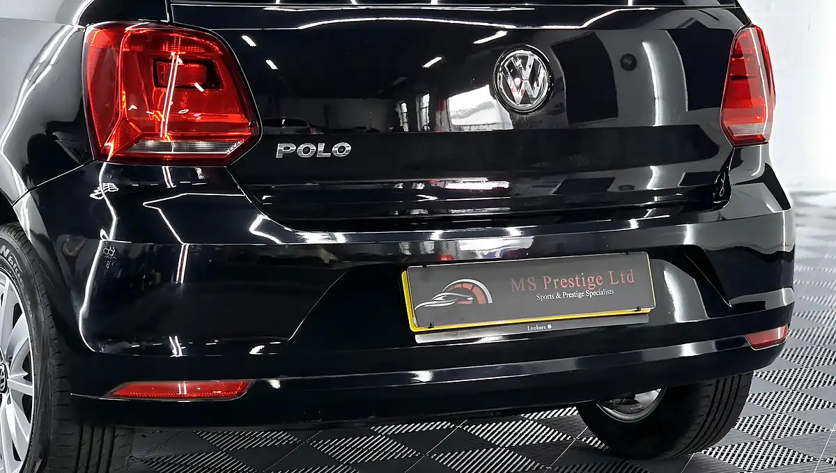 Used 2015 Volkswagen Polo Se Black - Interior and Exterior details 9