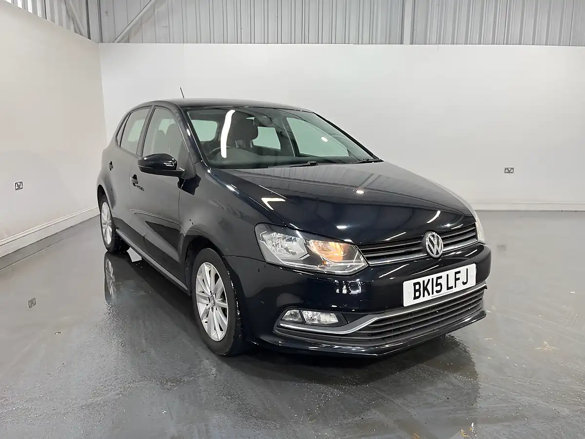 Used 2015 Volkswagen Polo Se Black - Front View