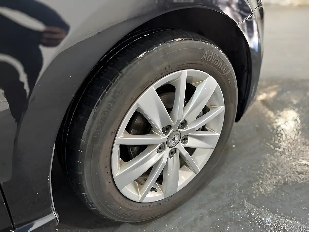 Used 2015 Volkswagen Polo Se Black - Interior and Exterior details 10
