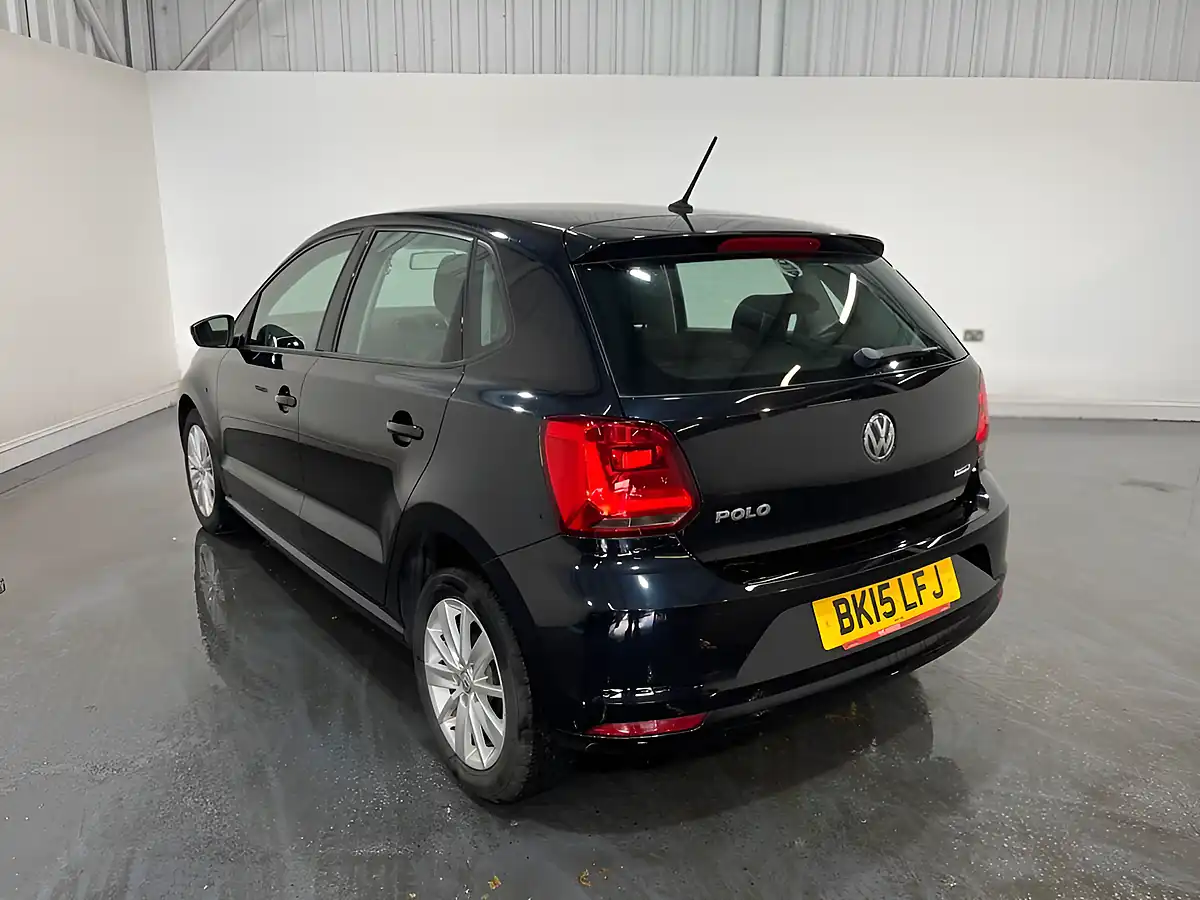 Used 2015 Volkswagen Polo Se Black - Interior and Exterior details 16