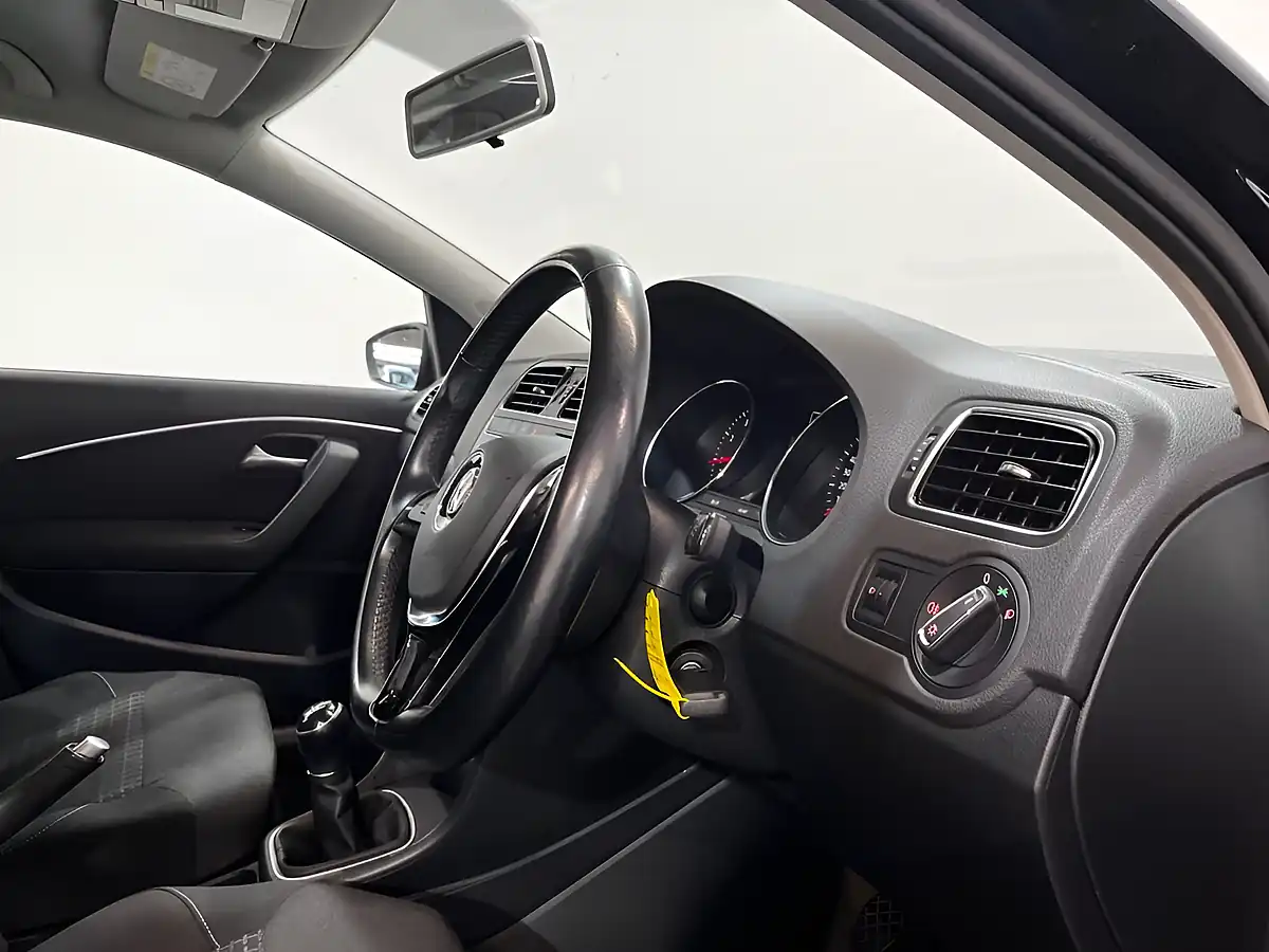 Used 2015 Volkswagen Polo Se Black - Interior and Exterior details 18