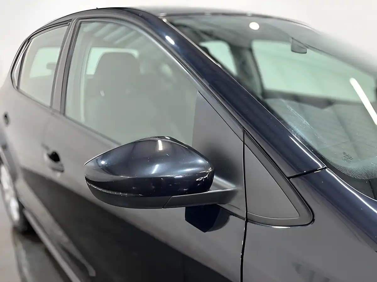 Used 2015 Volkswagen Polo Se Black - Interior and Exterior details 7