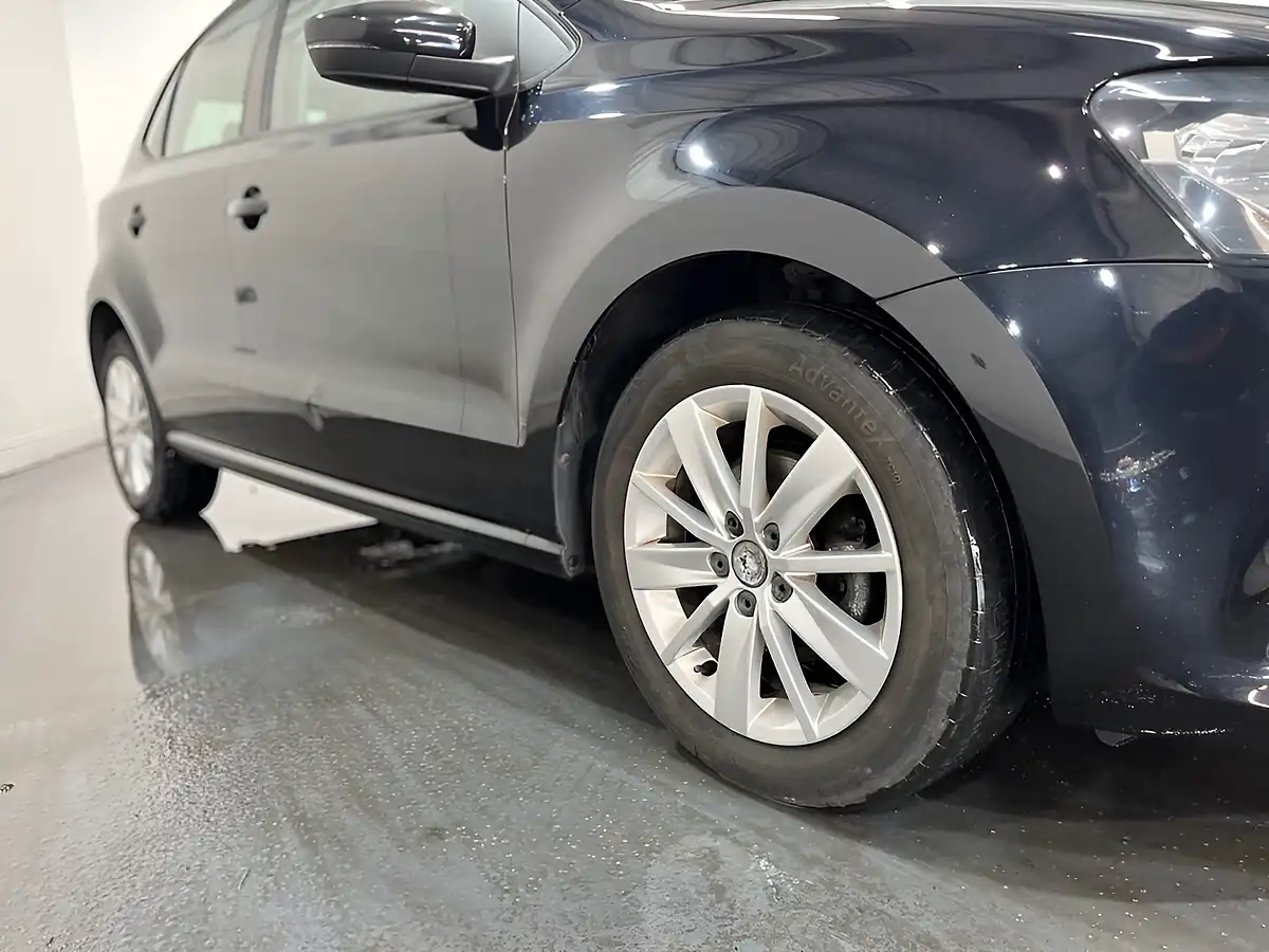 Used 2015 Volkswagen Polo Se Black - Interior and Exterior details 8