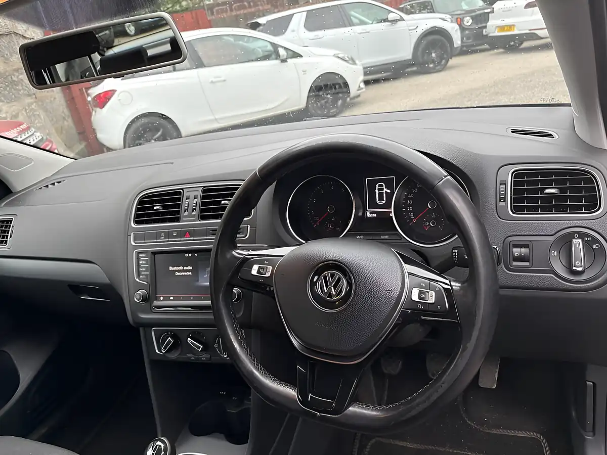 Used 2015 Volkswagen Polo Se Black - Interior and Exterior details 11