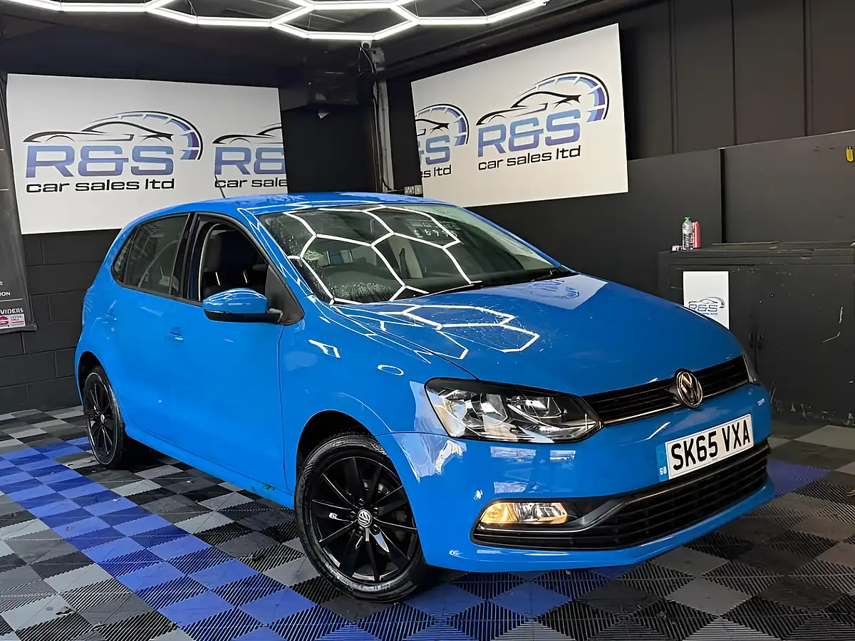 Used 2015 Volkswagen Polo Se Blue - Front View