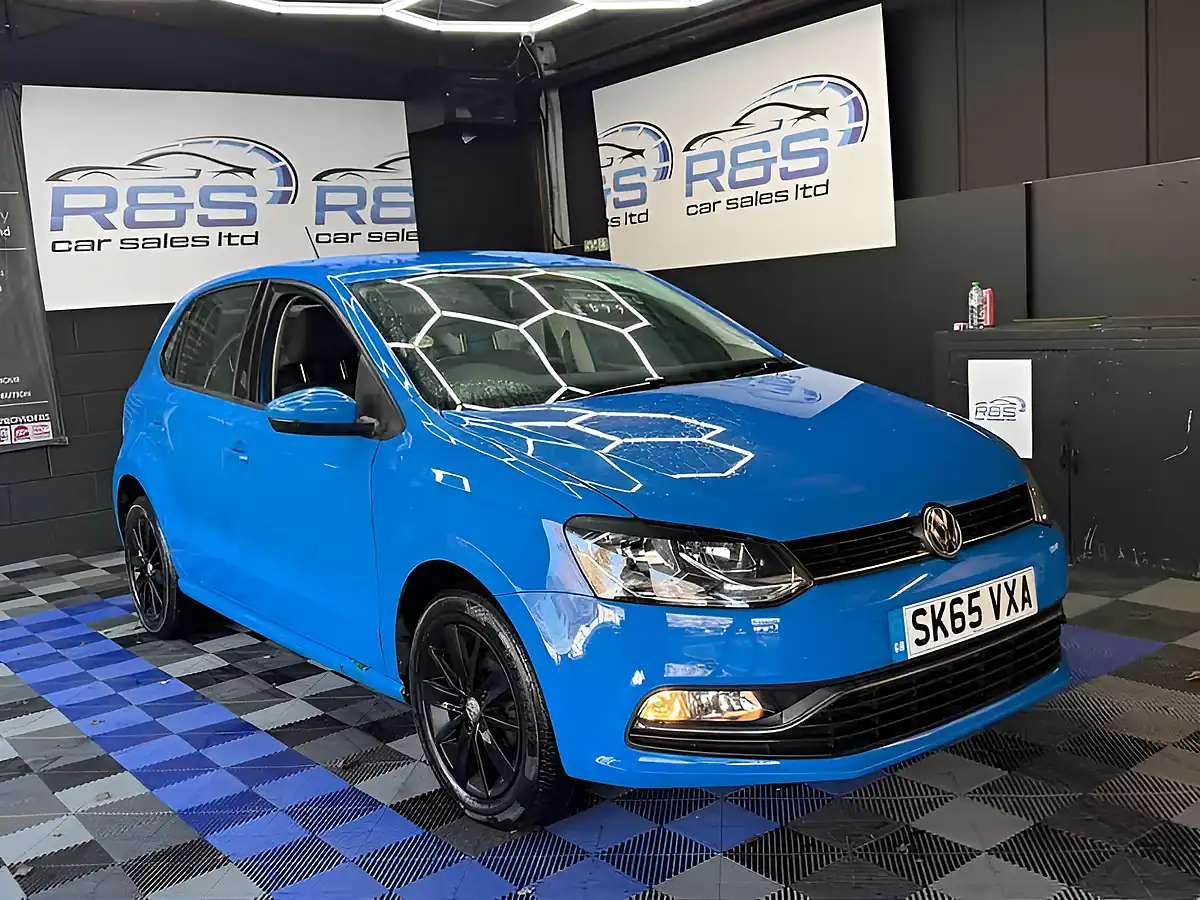 Used 2015 Volkswagen Polo Se Blue - Interior and Exterior details 2