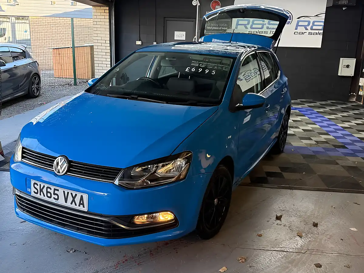 Used 2015 Volkswagen Polo Se Blue - Interior and Exterior details 6