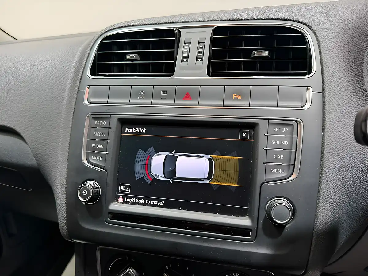 Used 2015 Volkswagen Polo Se Blue - Interior and Exterior details 13