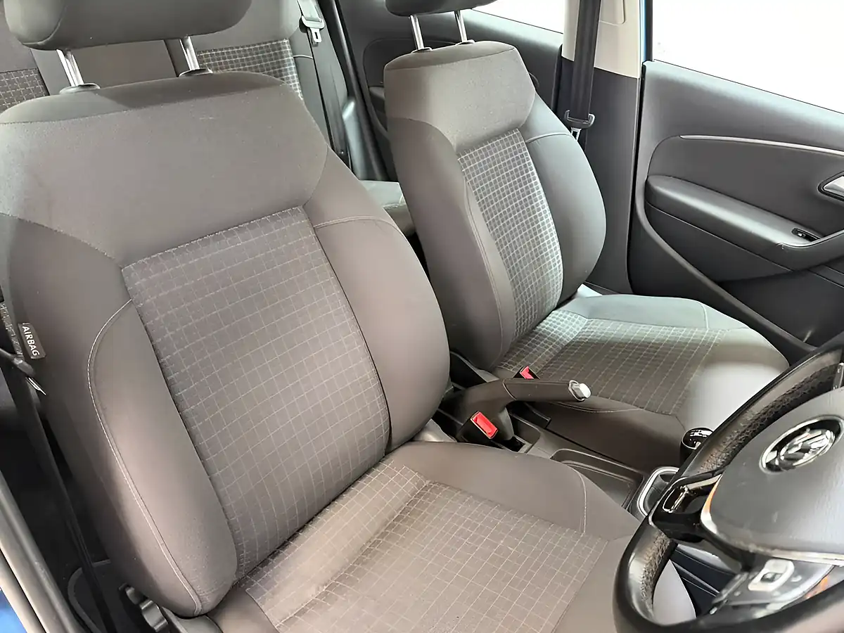 Used 2015 Volkswagen Polo Se Blue - Interior and Exterior details 4