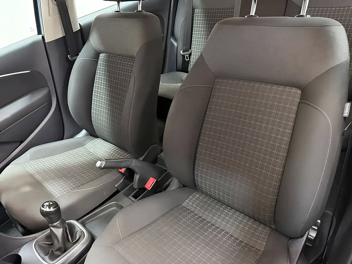 Used 2015 Volkswagen Polo Se Blue - Interior and Exterior details 6