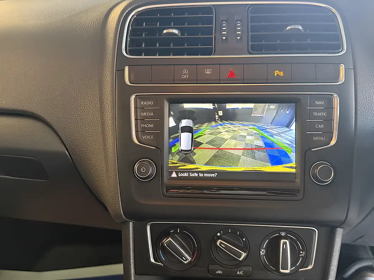 Used 2015 Volkswagen Polo Se Blue - Interior and Exterior details 17