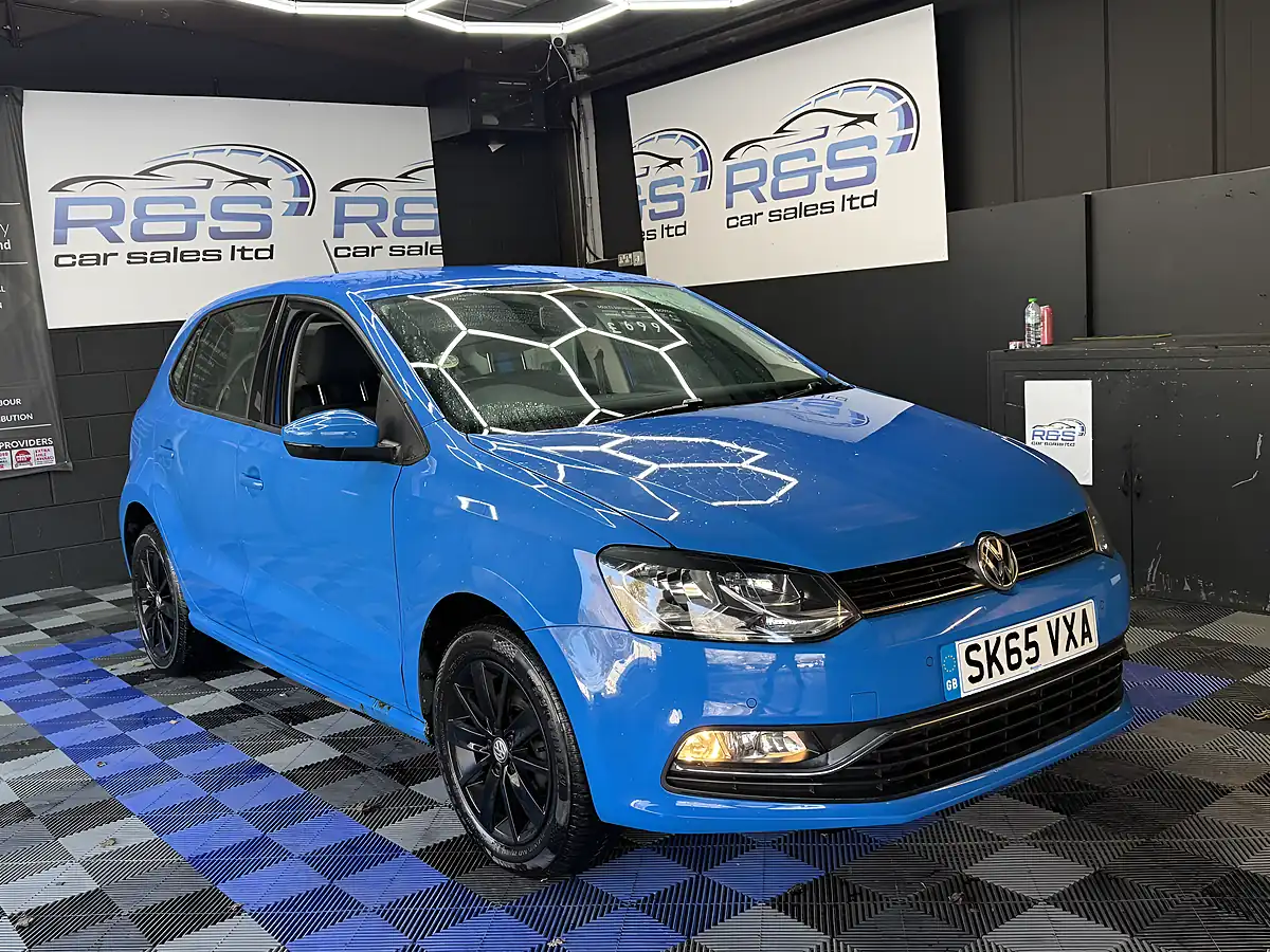 Used 2015 Volkswagen Polo Se Blue - Interior and Exterior details 2