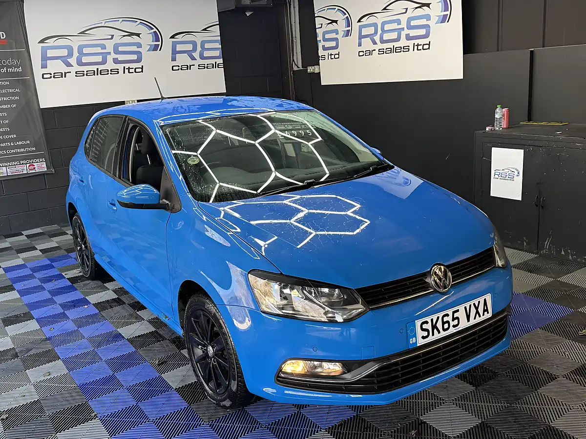 Used 2015 Volkswagen Polo Se Blue - Interior and Exterior details 4