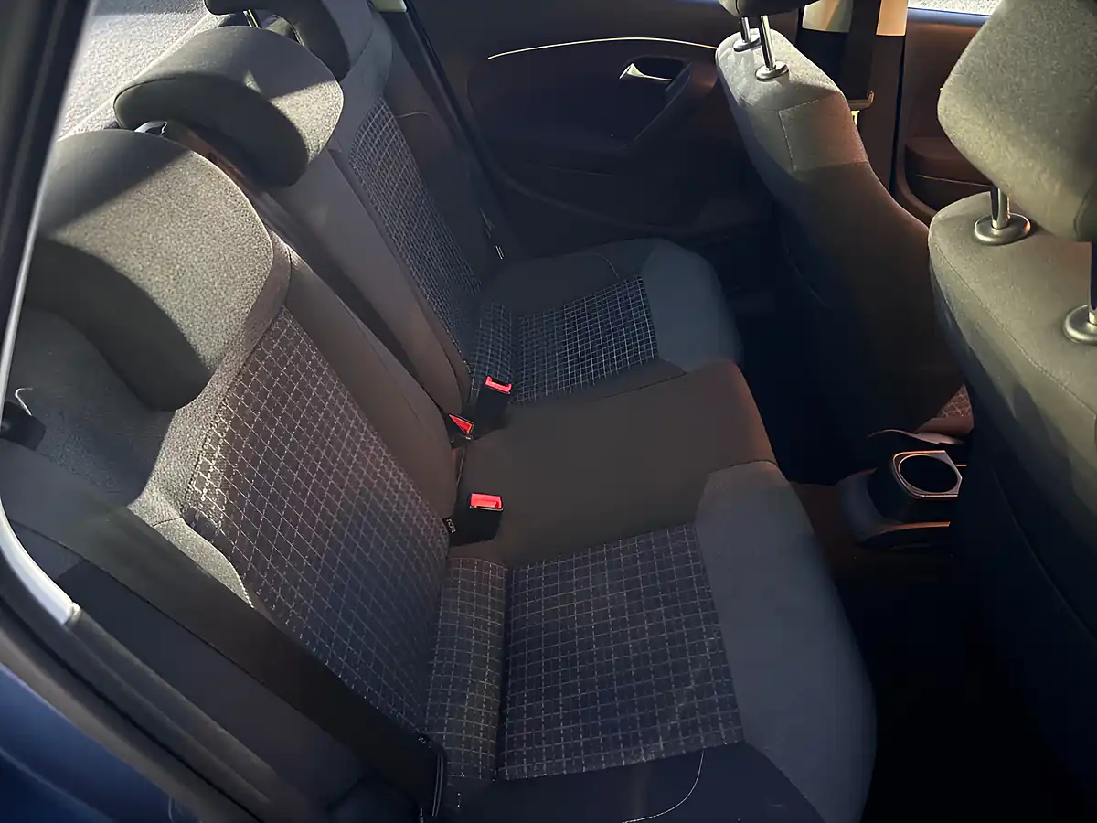 Used 2015 Volkswagen Polo Se Blue - Interior and Exterior details 10