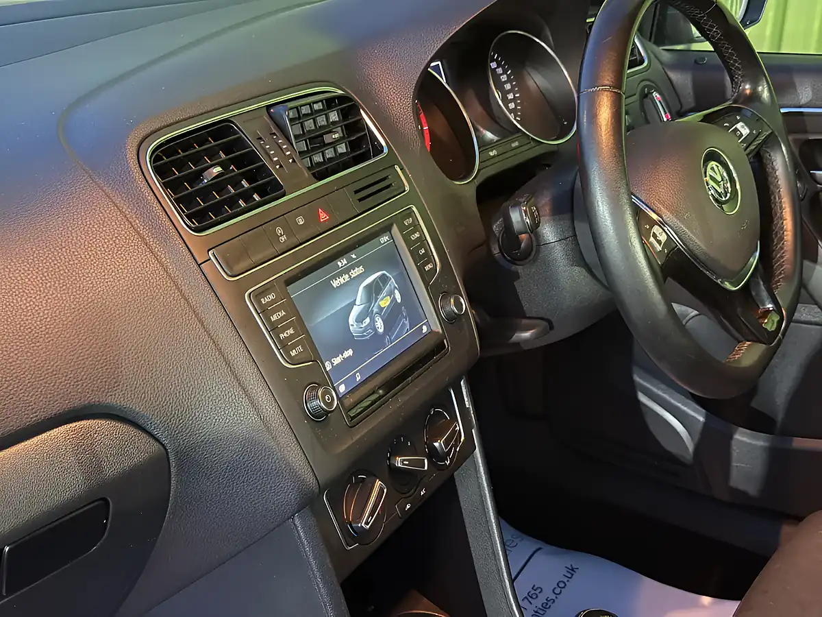 Used 2015 Volkswagen Polo Se Blue - Interior and Exterior details 12