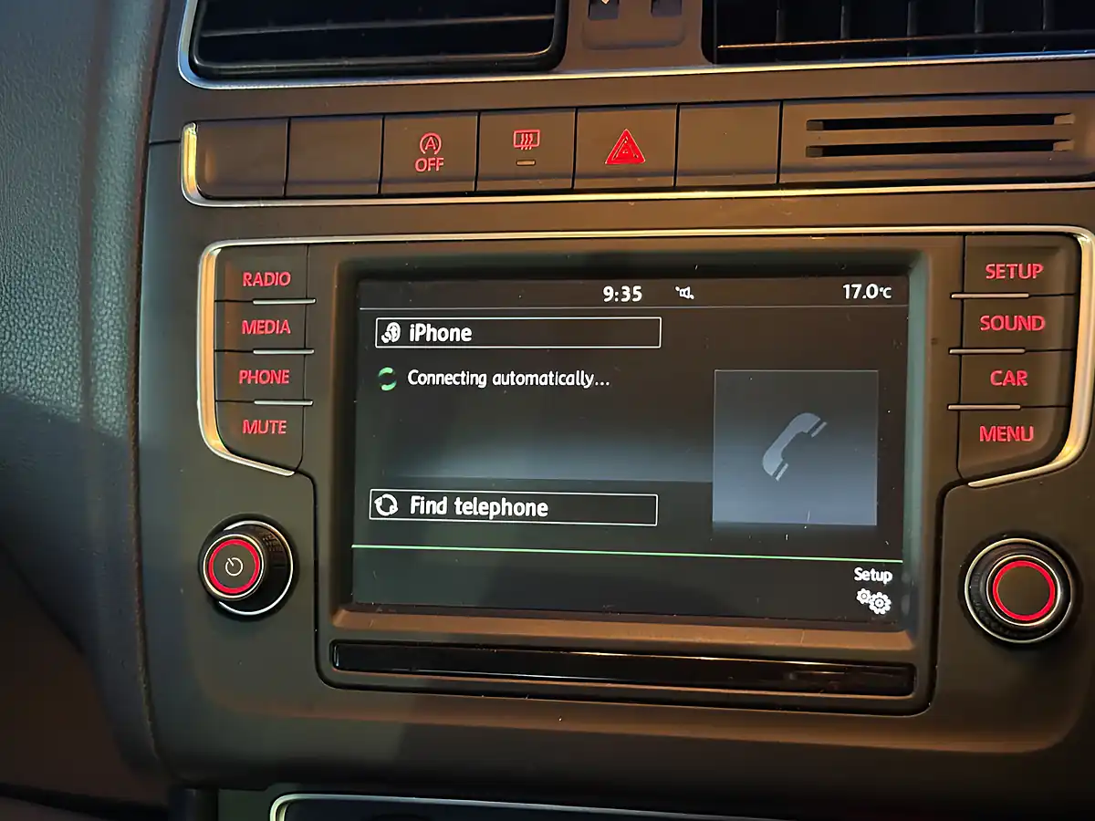 Used 2015 Volkswagen Polo Se Blue - Interior and Exterior details 15
