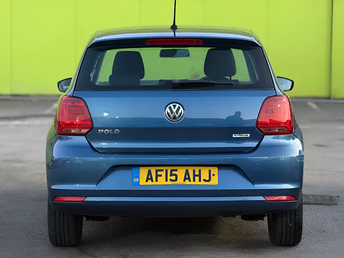 Used 2015 Volkswagen Polo Se Blue - Interior and Exterior details 6
