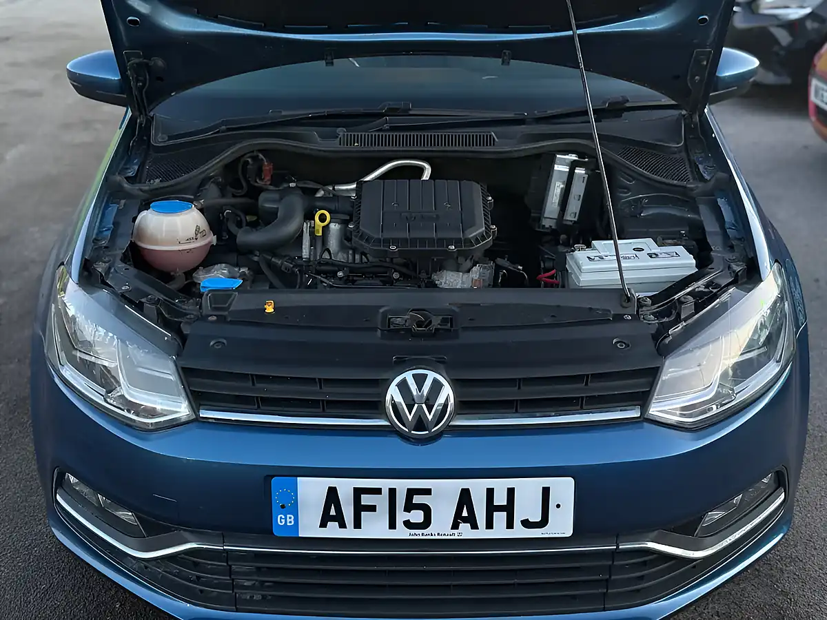 Used 2015 Volkswagen Polo Se Blue - Interior and Exterior details 9