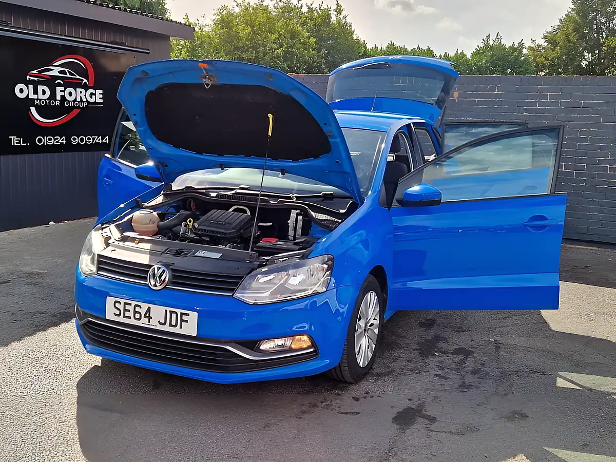 Used 2015 Volkswagen Polo Se Blue - Interior and Exterior details 10