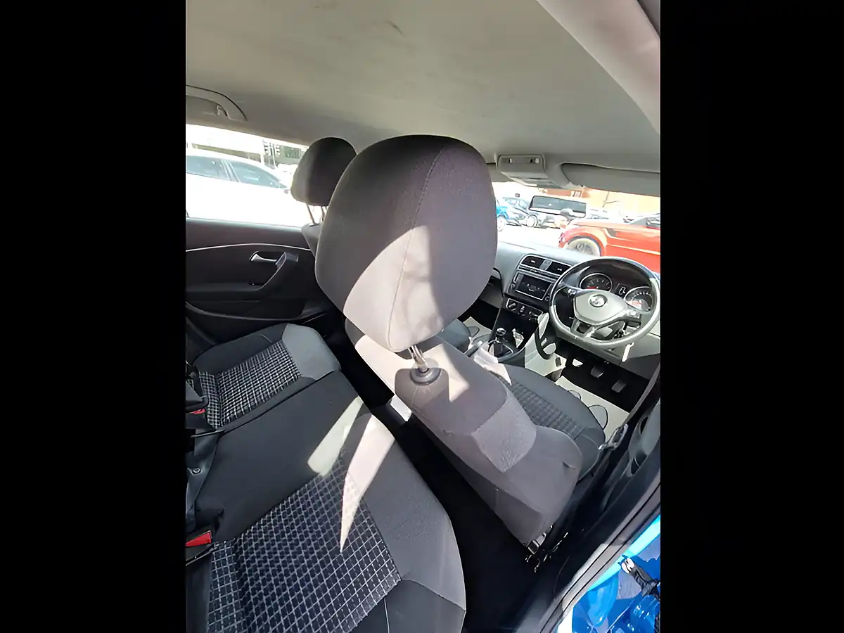 Used 2015 Volkswagen Polo Se Blue - Interior and Exterior details 15