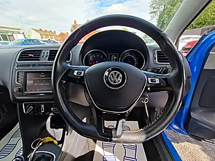 Used 2015 Volkswagen Polo Se Blue - Interior and Exterior details 18