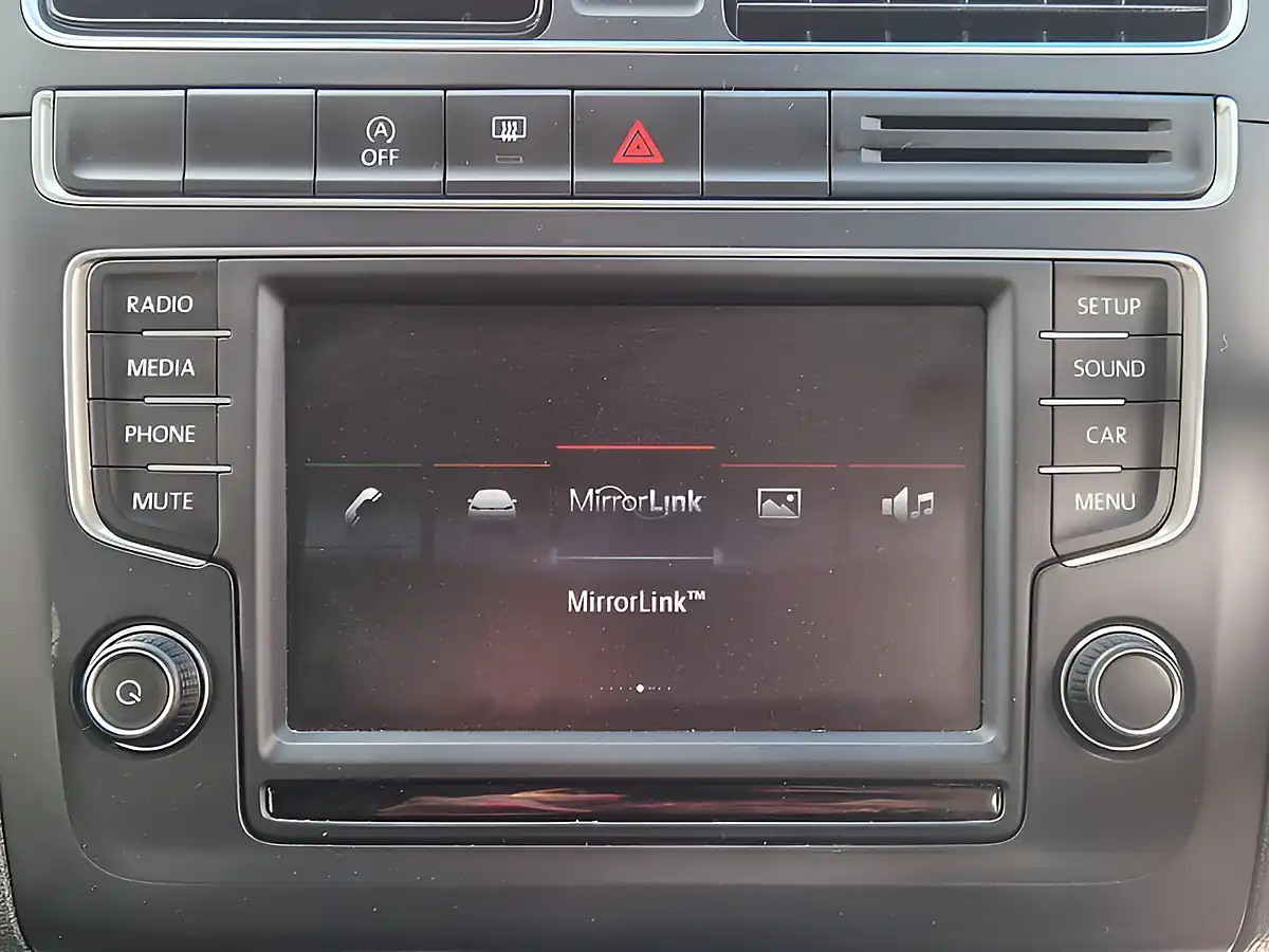 Used 2015 Volkswagen Polo Se Blue - Interior and Exterior details 19