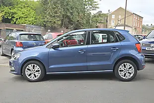 Used 2015 Volkswagen Polo Se Blue Silk - Interior and Exterior details 4
