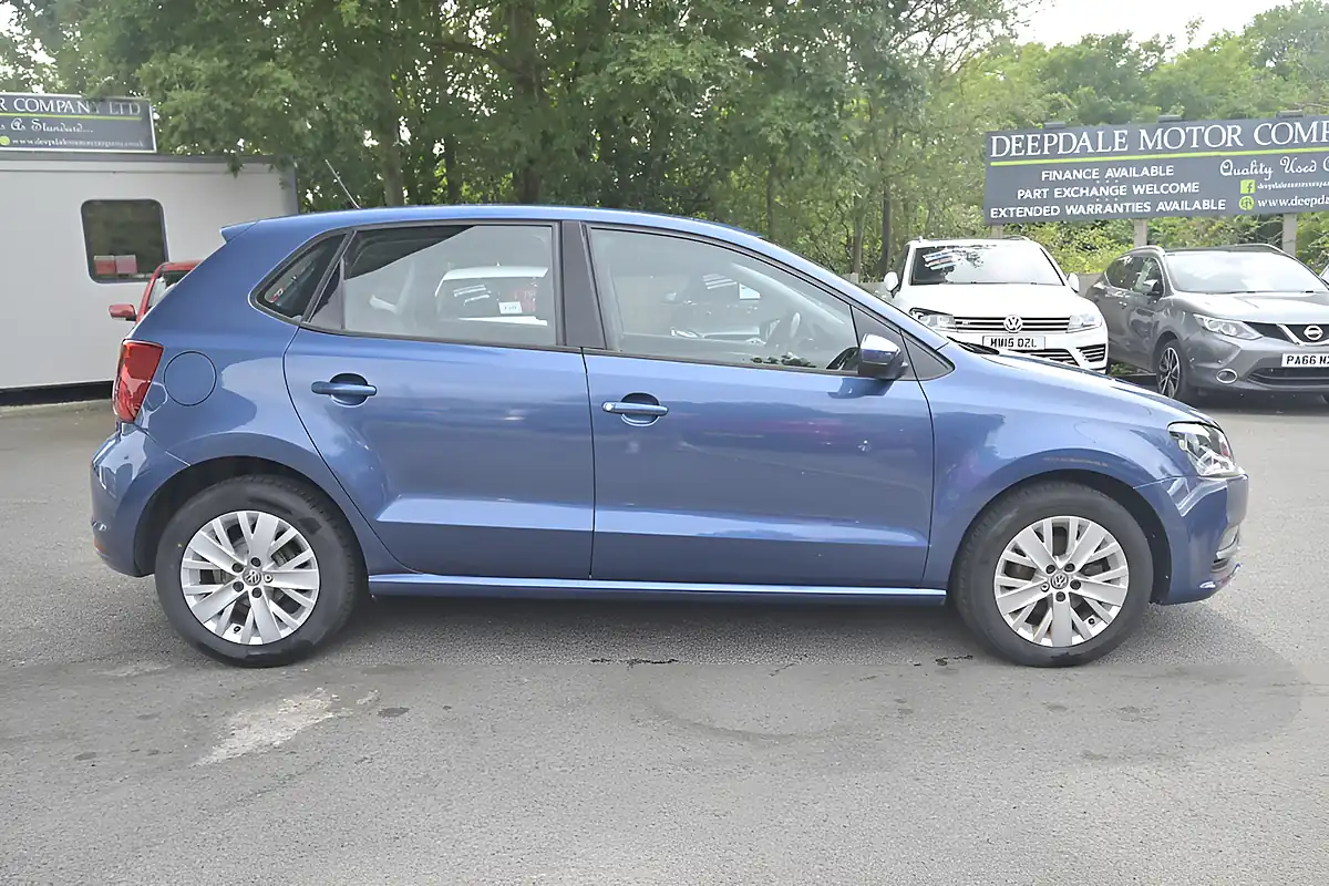 Used 2015 Volkswagen Polo Se Blue Silk - Interior and Exterior details 8