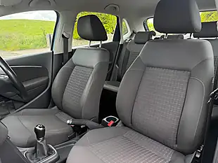 Used 2015 Volkswagen Polo Se Blue Silk Metallic - Interior and Exterior details 16