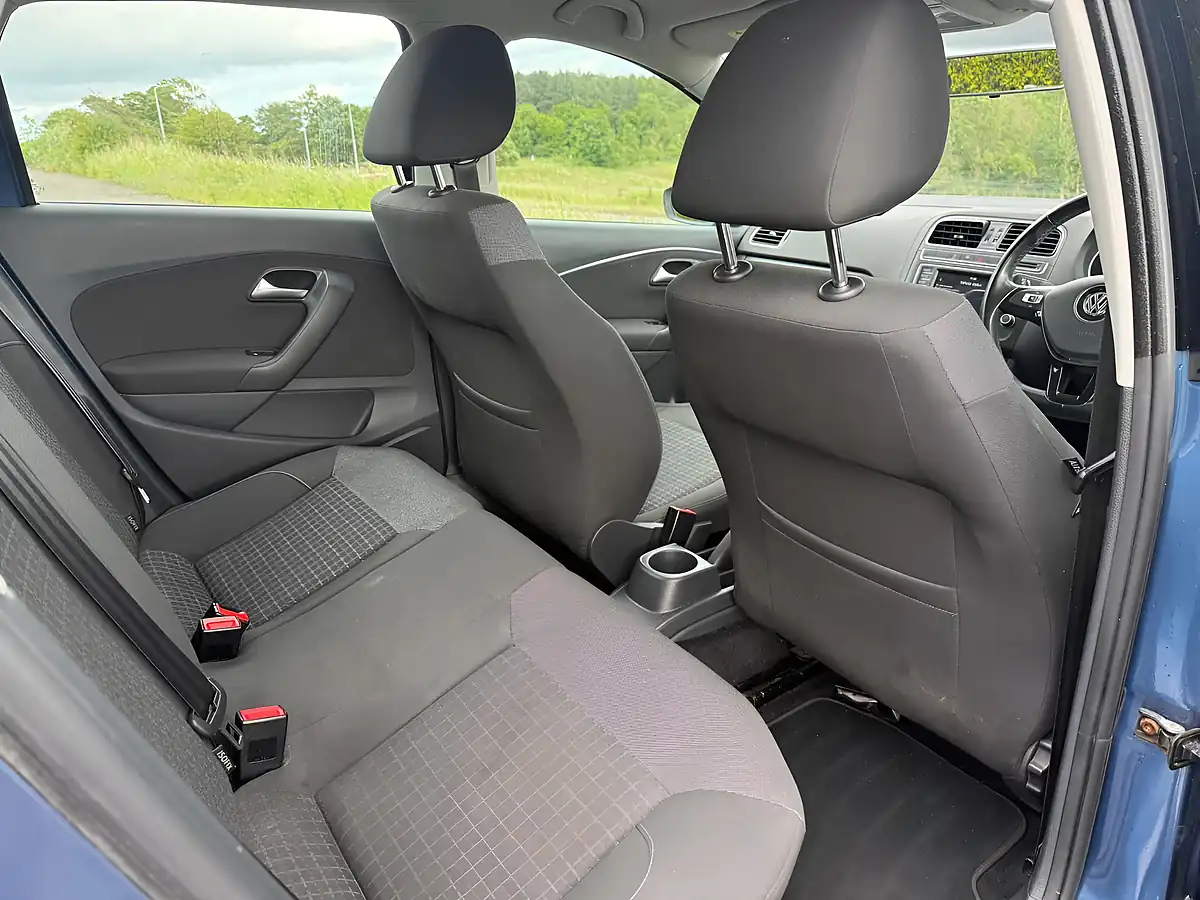 Used 2015 Volkswagen Polo Se Blue Silk Metallic - Interior and Exterior details 18