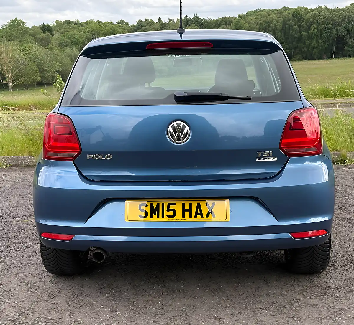 Used 2015 Volkswagen Polo Se Blue Silk Metallic - Interior and Exterior details 6