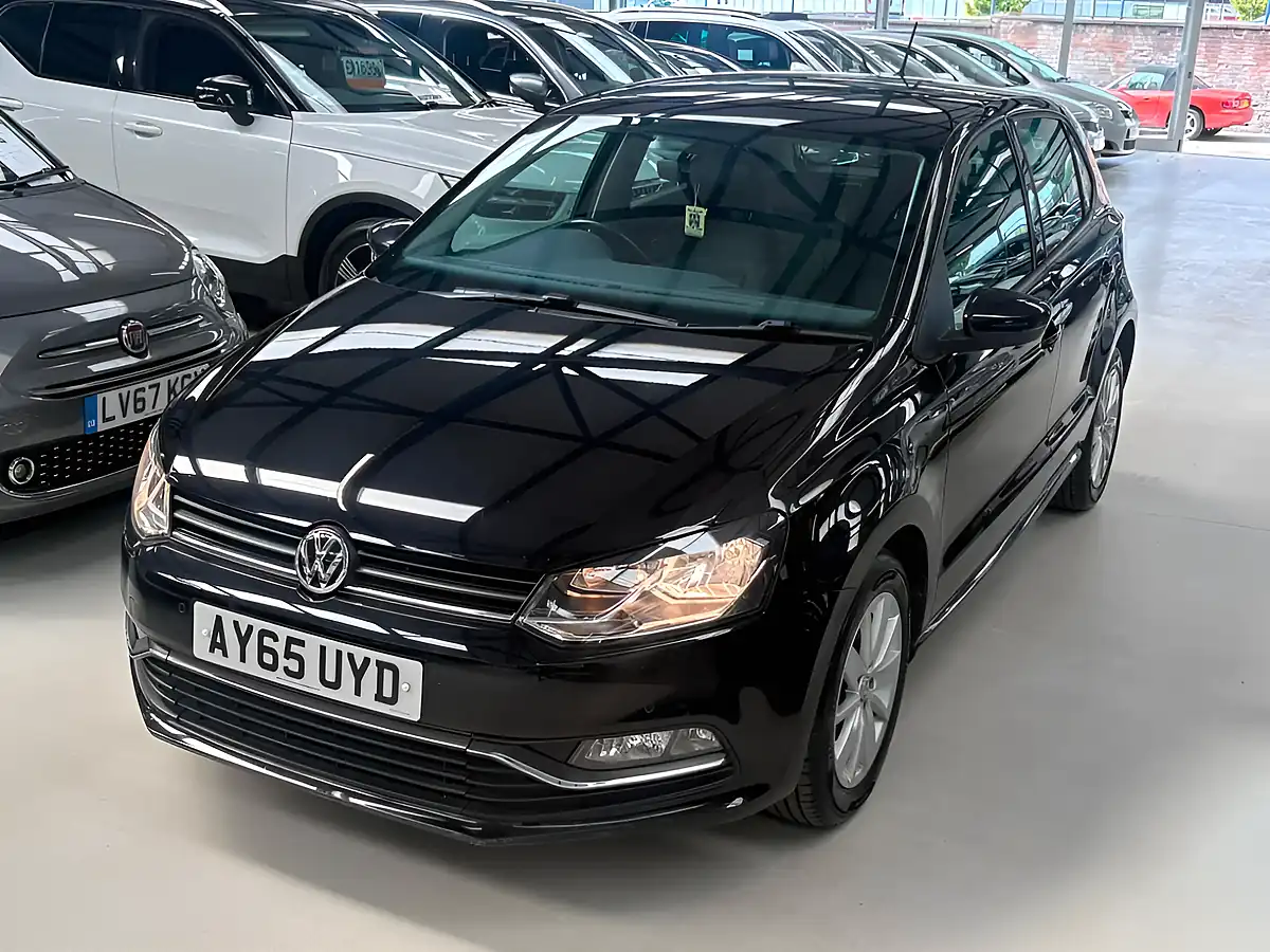 Used 2015 Volkswagen Polo Se Bluemotion Tech Black - Interior and Exterior details 5