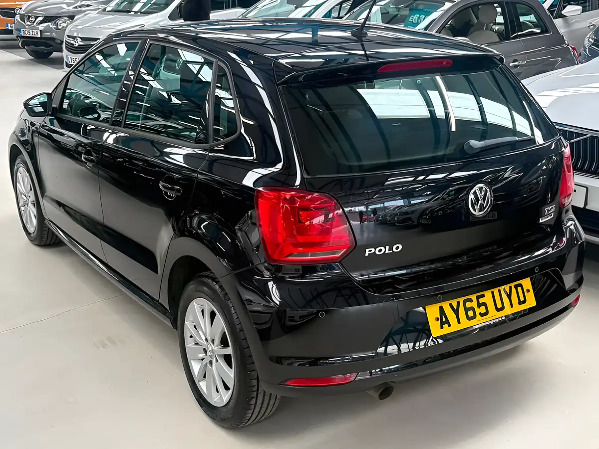 Used 2015 Volkswagen Polo Se Bluemotion Tech Black - Interior and Exterior details 6