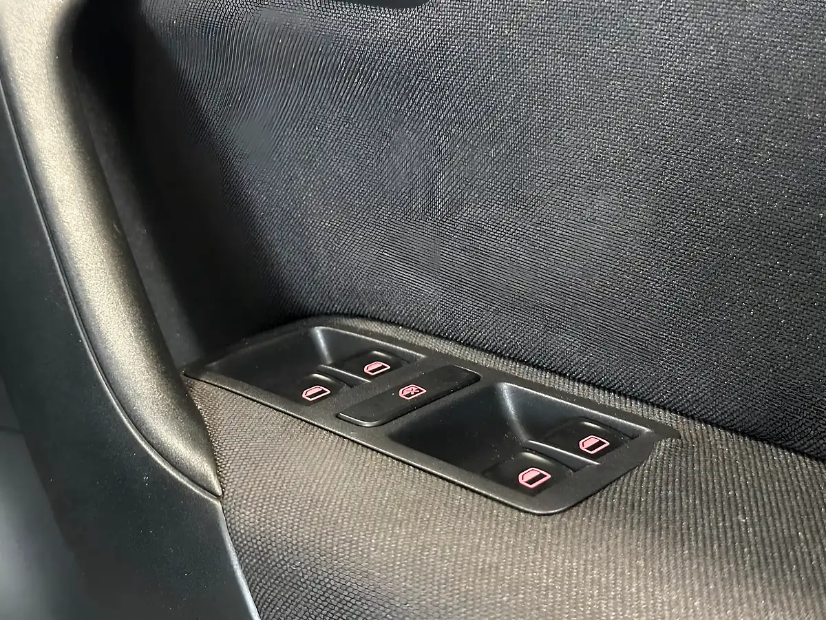 Used 2015 Volkswagen Polo Se Bluemotion Tech Brown - Interior and Exterior details 11