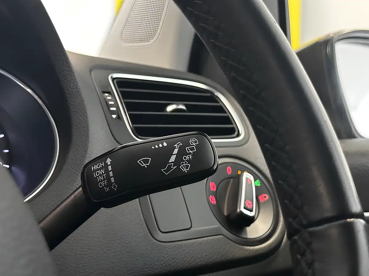 Used 2015 Volkswagen Polo Se Bluemotion Tech Brown - Interior and Exterior details 16