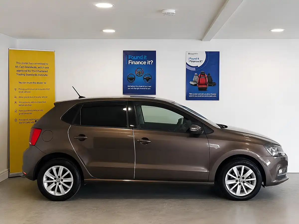 Used 2015 Volkswagen Polo Se Bluemotion Tech Brown - Interior and Exterior details 7