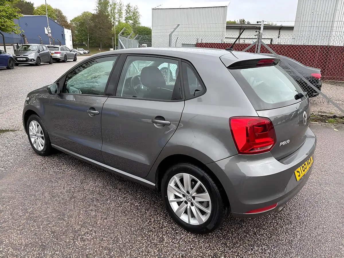 Used 2015 Volkswagen Polo Se Bluemotion Tech Grey - Interior and Exterior details 10