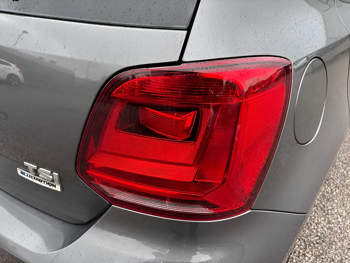 Used 2015 Volkswagen Polo Se Bluemotion Tech Grey - Interior and Exterior details 17