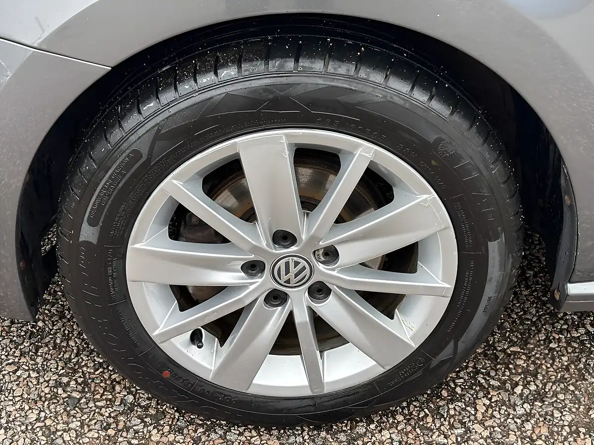Used 2015 Volkswagen Polo Se Bluemotion Tech Grey - Interior and Exterior details 20
