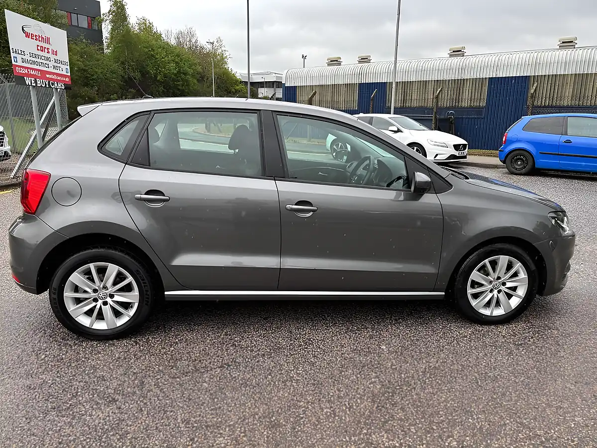 Used 2015 Volkswagen Polo Se Bluemotion Tech Grey - Interior and Exterior details 7