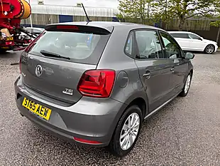 Used 2015 Volkswagen Polo Se Bluemotion Tech Grey - Interior and Exterior details 9