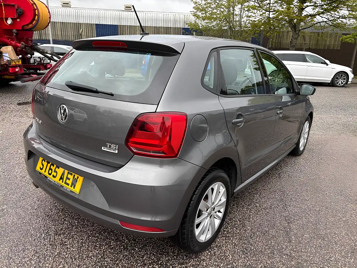 Used 2015 Volkswagen Polo Se Bluemotion Tech Grey - Interior and Exterior details 9
