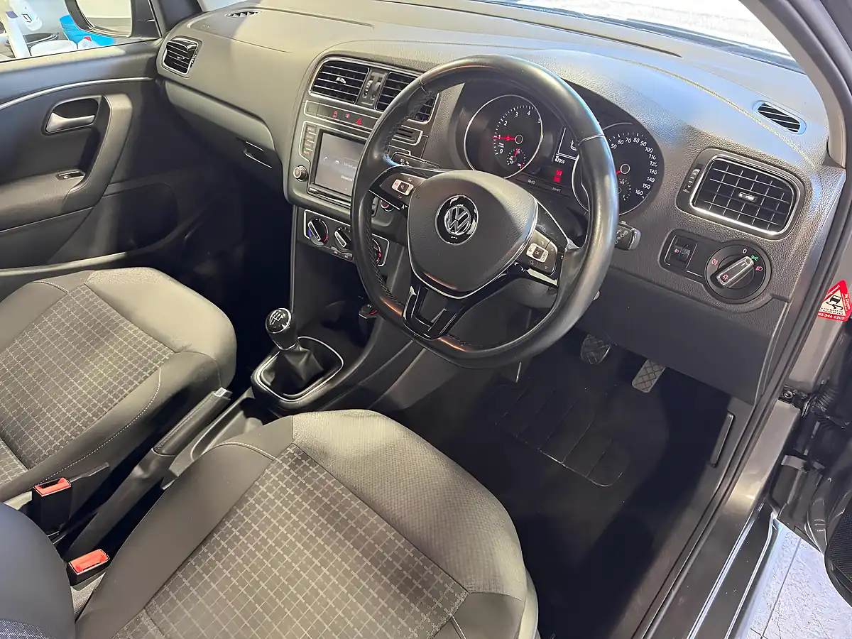 Used 2015 Volkswagen Polo Se Bluemotion Tech Grey - Interior and Exterior details 9