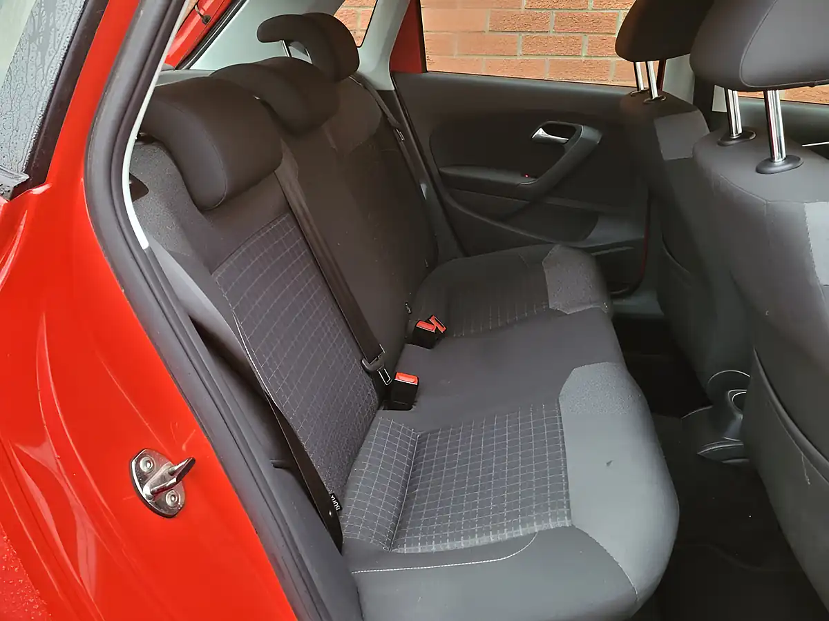 Used 2015 Volkswagen Polo Se Bluemotion Tech Red - Interior and Exterior details 10