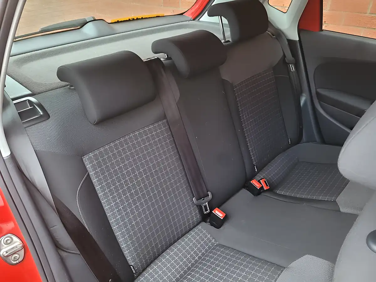 Used 2015 Volkswagen Polo Se Bluemotion Tech Red - Interior and Exterior details 11