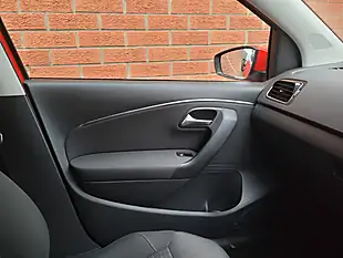 Used 2015 Volkswagen Polo Se Bluemotion Tech Red - Interior and Exterior details 15