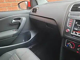 Used 2015 Volkswagen Polo Se Bluemotion Tech Red - Interior and Exterior details 16