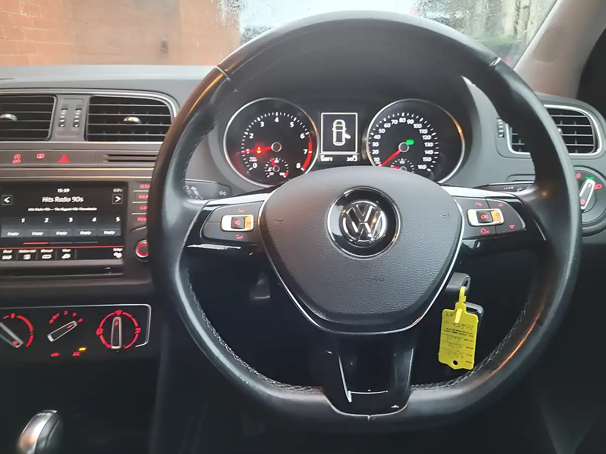 Used 2015 Volkswagen Polo Se Bluemotion Tech Red - Interior and Exterior details 18