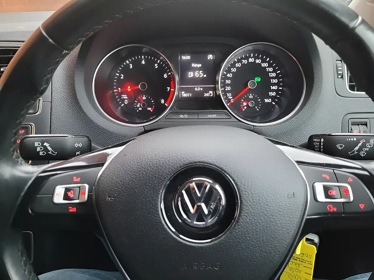 Used 2015 Volkswagen Polo Se Bluemotion Tech Red - Interior and Exterior details 19
